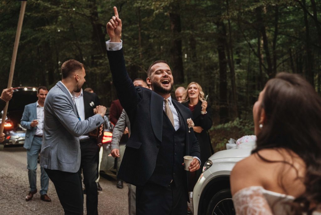 Glazba prije ulaska u šator na vjenčanju