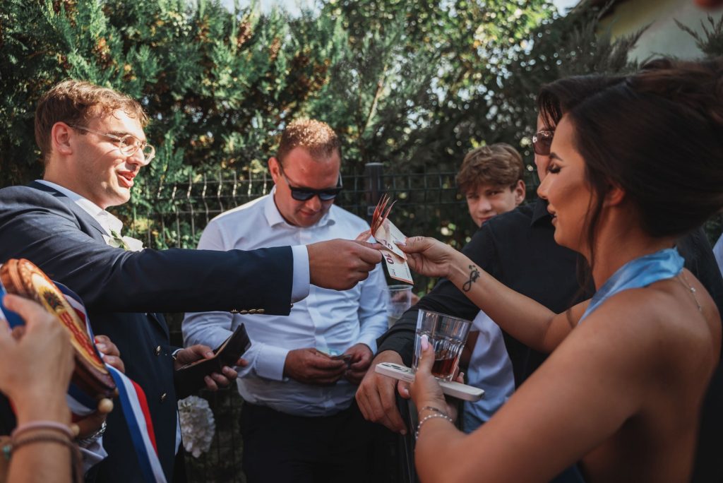 Glazba za druženje na vjenčanju